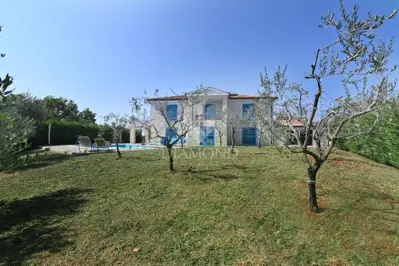 Kuća 339 m², Umag - bazen i velika okućnica - 3