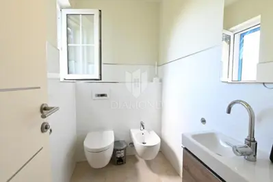 Kuća 339 m², Umag - bazen i velika okućnica - 12