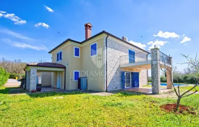 Kuća 339 m², Umag - bazen i velika okućnica