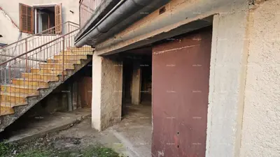 ŽMINJ (okolice) - odlična kamena kuća s dvorištem
