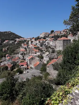 House 250 m², Lastovo in the center, historic stone construction