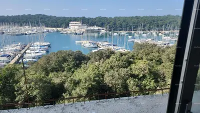 Luksuzni stan s pogledom na more i garažnim mjestom, Pula, Veruda!