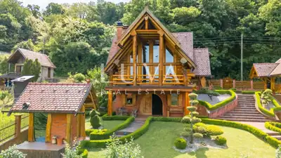 Kuća 190 m², Varaždinske Toplice - drvena kuća s liftom