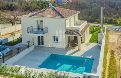 Umag, okolica! Prekrasna kuća sa bazenom!