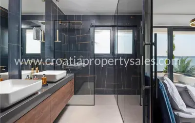 Villa 235 m², Zadar - first row to the sea - 7