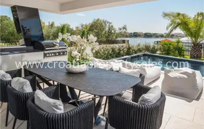 Villa 235 m², Zadar - first row to the sea - 10