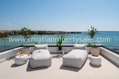 Villa 235 m², Zadar - first row to the sea - 9
