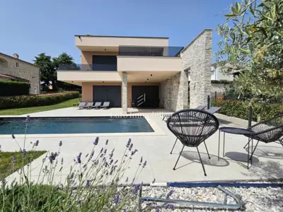 Villa 220 m², Poreč - Meerblick und beheizter Pool