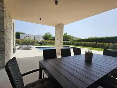 Villa 220 m², Poreč - Meerblick und beheizter Pool - 12