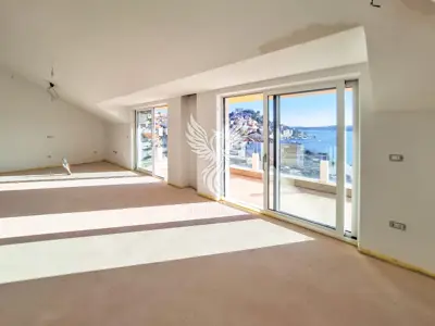 Apartment 151 m², Crnica, first row to the sea and view of the old town center - 8