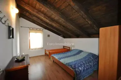 Haus 130 m², Vrbnik - ruhige Lage inmitten von Grün - 10