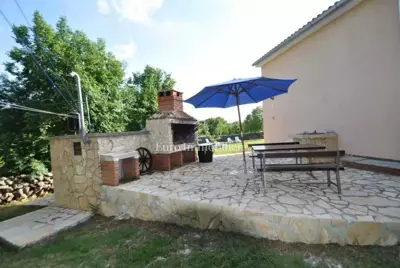 Haus 130 m², Vrbnik - ruhige Lage inmitten von Grün - 7