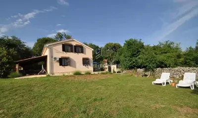 Haus 130 m², Vrbnik - ruhige Lage inmitten von Grün - 2