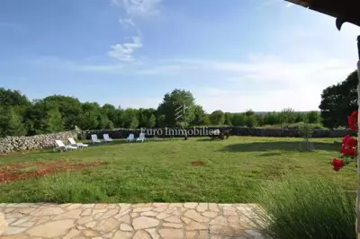 Haus 130 m², Vrbnik - ruhige Lage inmitten von Grün - 3