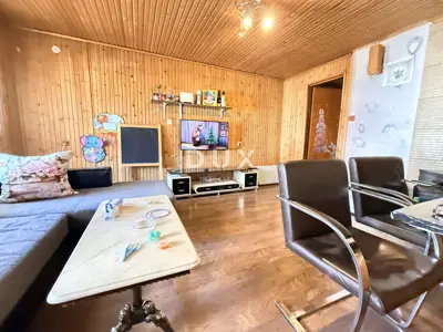 Doppelhaus 110 m², Brestova Draga - Terrasse und Hof