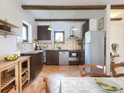 Vila 226 m², Čabrunići - bazen i okućnica 1.527 m² - 22