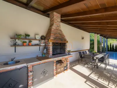 Vila 226 m², Čabrunići - bazen i okućnica 1.527 m² - 17