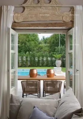 House in Rovinj, stone construction and covered terrace - 6
