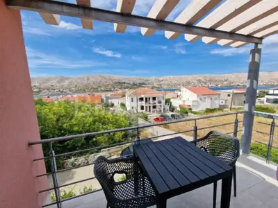 Pag, 2 apartmana, pogled na more, parking - 7