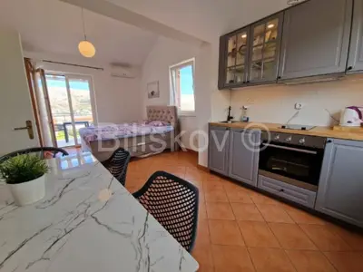 Pag, 2 apartmana, pogled na more, parking - 2