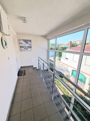 Pag, 2 apartmana, pogled na more, parking - 15