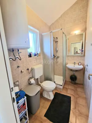 Pag, 2 apartmana, pogled na more, parking - 13