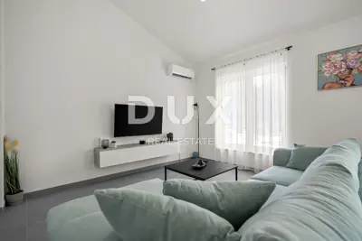 Haus 140 m², Labin - Pool und gepflegter Gartenbereich - 9