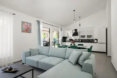 Haus 140 m², Labin - Pool und gepflegter Gartenbereich - 10