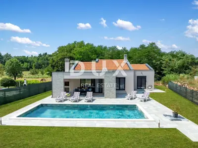 Haus 140 m², Labin - Pool und gepflegter Gartenbereich