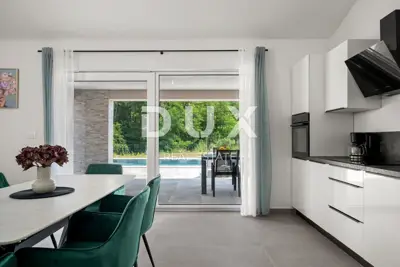 Haus 140 m², Labin - Pool und gepflegter Gartenbereich - 11
