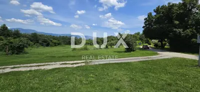Baugrundstück 766 m², Pićan - Blick auf Učka - 10