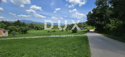 Baugrundstück 766 m², Pićan - Blick auf Učka - 4