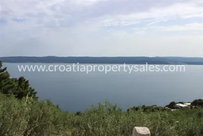 Grundstück 4 040 m², Omiš - Panoramablick auf das Meer und die Inseln - 2