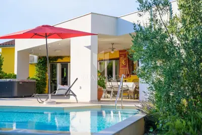 House for sale in Svetvinčenat, 262 m² - 19