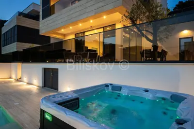 Villa 254 m², Komarna, pool and panoramic sea view - 21