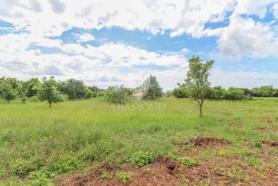 Building plot, Loborika, quiet location near Pula