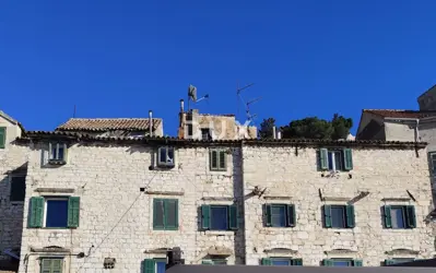 Stan 150 m², Šibenik - Dolac, povijesna kamena kuća