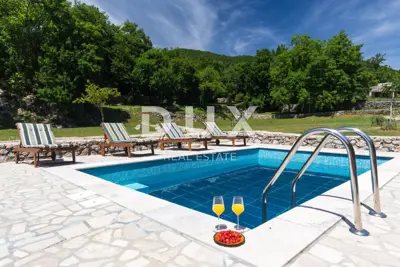 Immobilie 564 m², Veprinac - drei Häuser und Pool - 12