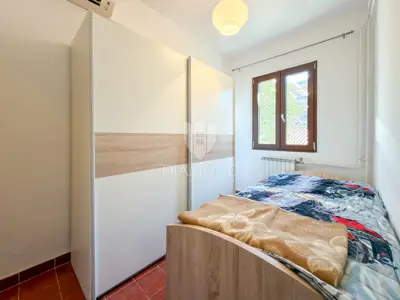 House 80 m², Labin - view and yard 453 m² - 8