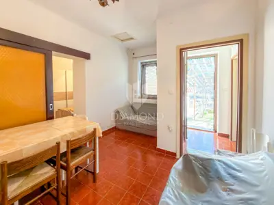 House 80 m², Labin - view and yard 453 m² - 2