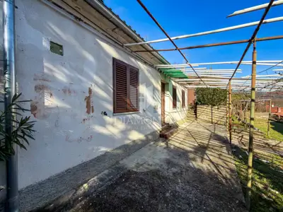 House 80 m², Labin - view and yard 453 m² - 9