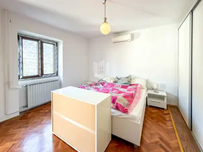 House 80 m², Labin - view and yard 453 m² - 5