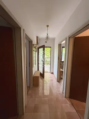 Doppelhaus 230 m², Vodice - 3 Apartments und Studio - 8