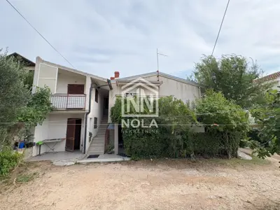 Doppelhaus 230 m², Vodice - 3 Apartments und Studio - 2