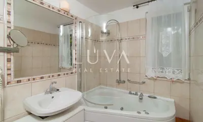 Kuća 180 m², Supetar - prvi red do mora - 15
