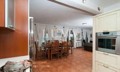 Kuća 180 m², Supetar - prvi red do mora - 13