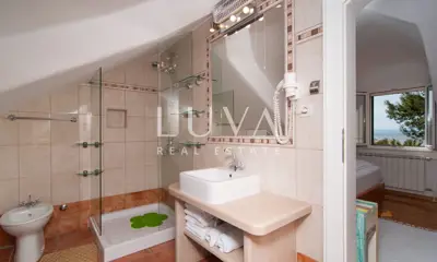 Kuća 180 m², Supetar - prvi red do mora - 20
