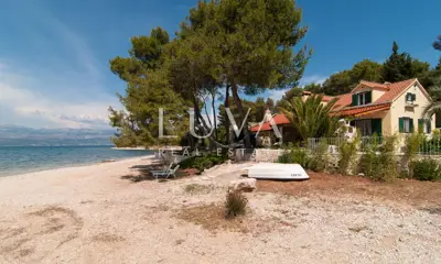 Kuća 180 m², Supetar - prvi red do mora - 2