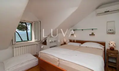 Kuća 180 m², Supetar - prvi red do mora - 16
