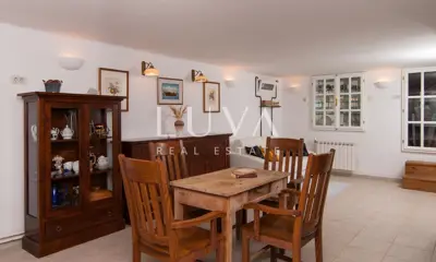 Kuća 180 m², Supetar - prvi red do mora - 22